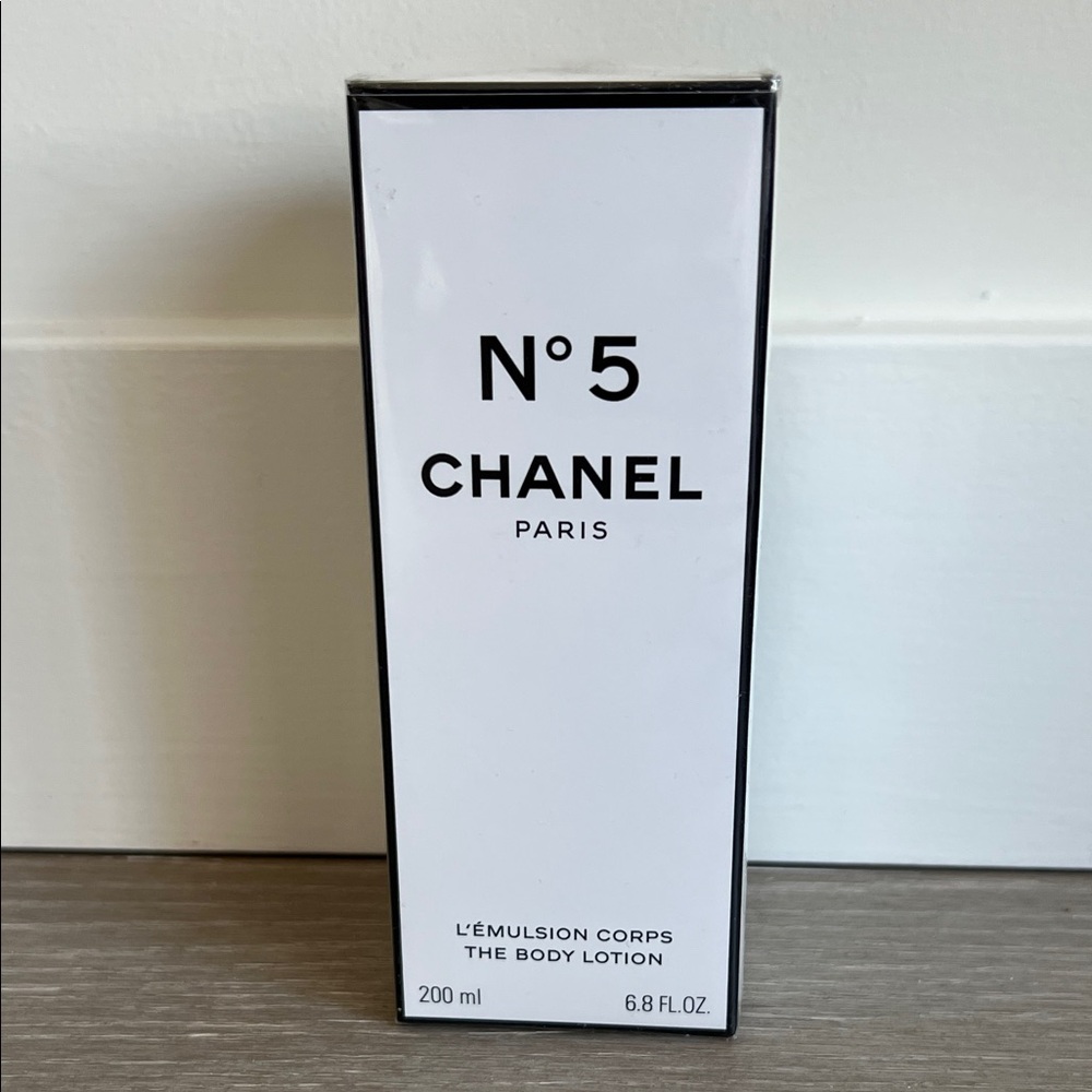 CHANEL N°5 Body Lotion - Brand New